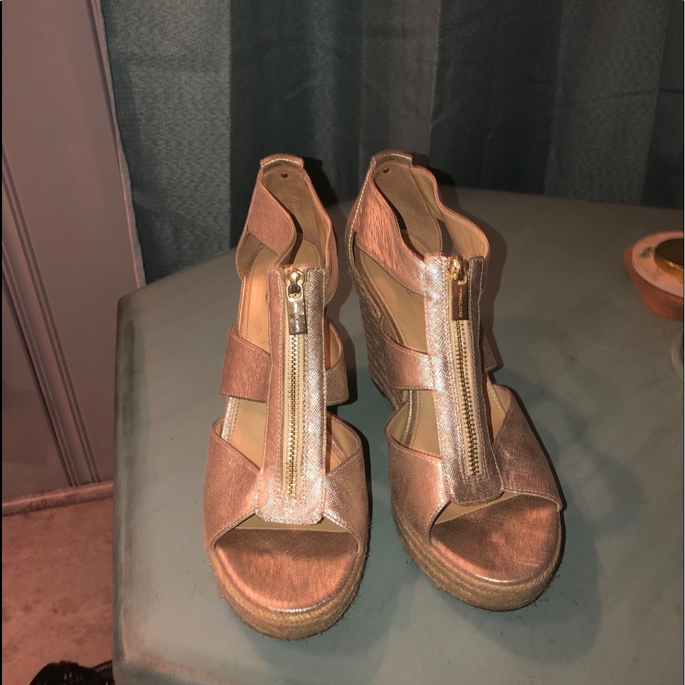 Michael Kors Gold wedges